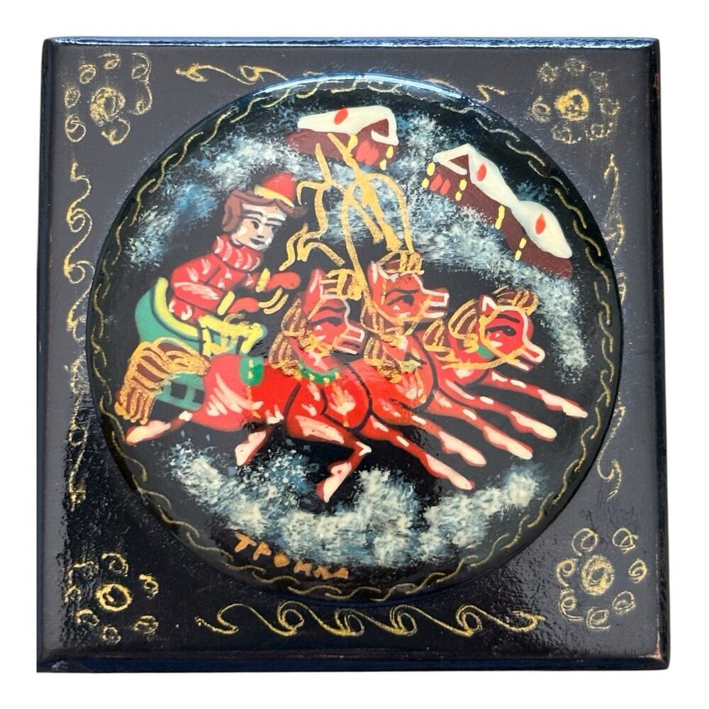 PALEKH Russian Lacquer TROIKA Signed Hand Painted Storage Box